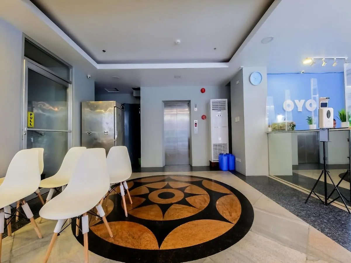 ***  Vaccinated Staff - Oyo 837 Kysabel Hotel Paco 필리핀