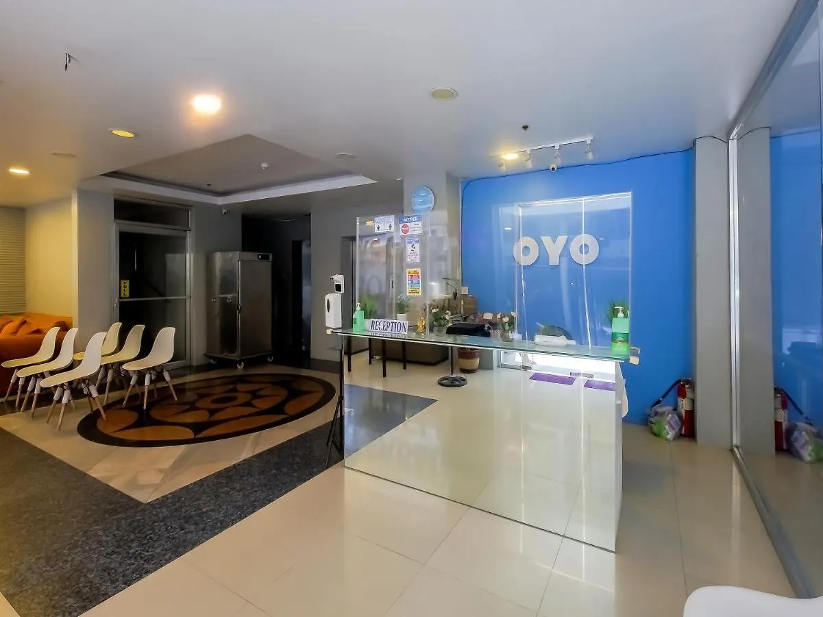 Vaccinated Staff - Oyo 837 Kysabel Hotel Paco