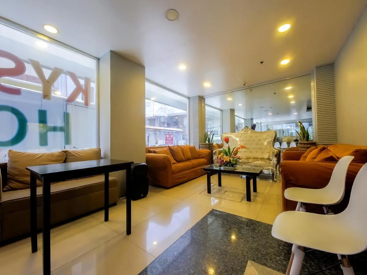 ***  Vaccinated Staff - Oyo 837 Kysabel Hotel Paco 필리핀